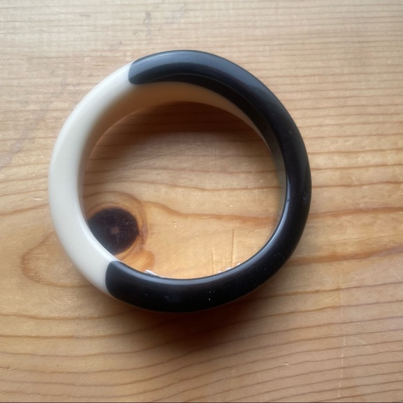 Cool retro bangle bracelet black and off white - Picture 5 of 6